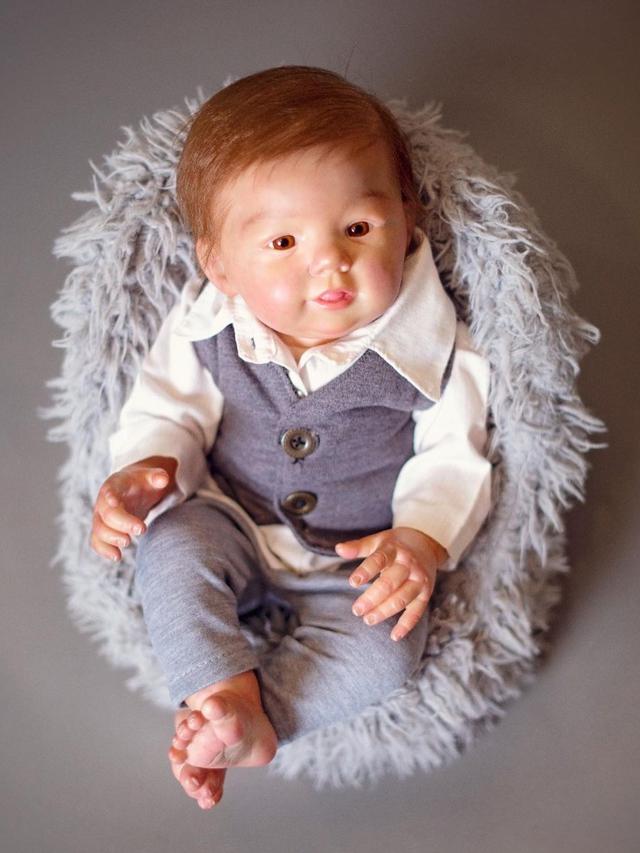 6 Potret Newborn Photoshoot 'Anak' Ivan Gunawan, Bertema Desainer