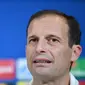 Pelatih Juventus Massimiliano Allegri berbicara jelang pertemuan dengan AS Monaco pada leg kedua semifinal Liga Champions 2016/2017. (Alberto PIZZOLI / AFP)