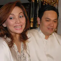 Nia Daniati dan Farhat Abbas