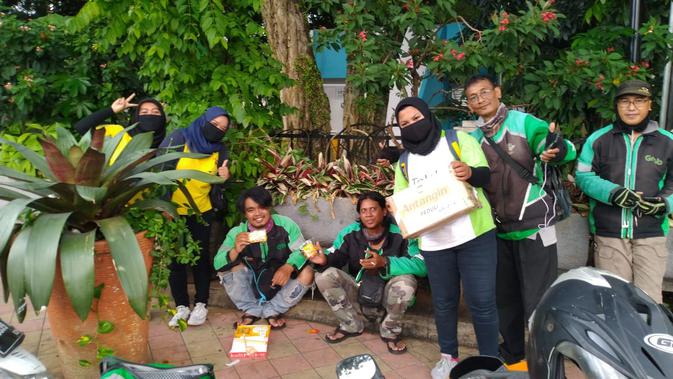 Deltomed Laboratories (Deltomed) donasikan 1 juta paket produk madu dan jamu. Foto: Deltomed.