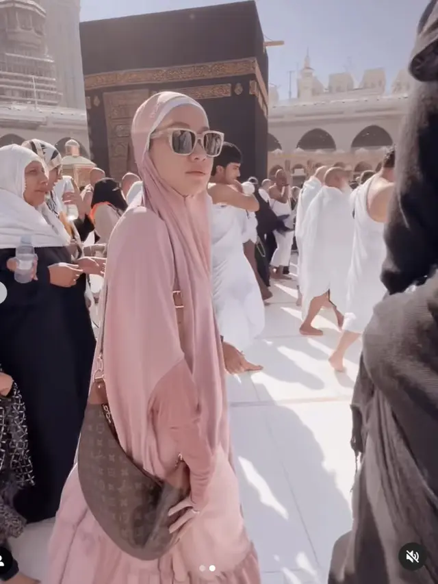 BCL jalani umrah. [Foto: Instagram/itsmebcl]