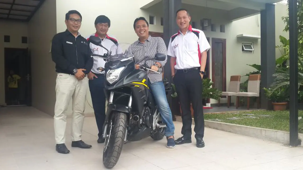 Bos WMS Antarkan Langsung Big Bike Honda Pertama ke Pemiliknya