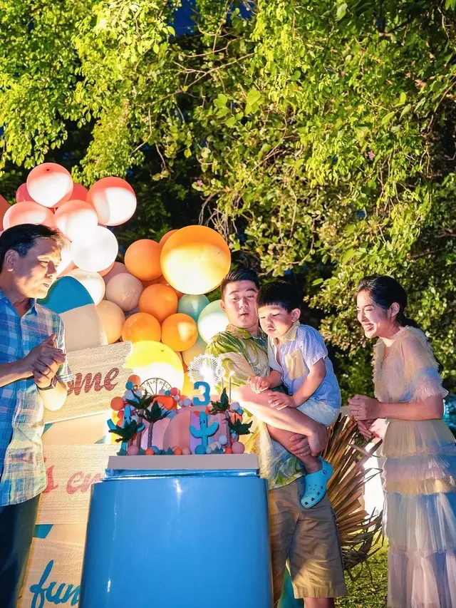 6 Potret Perayaan Ultah ke-3 Anak Chef Arnold, Meriah Penuh Warna