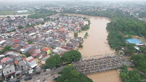 Pantauan udara kondisi banjir di Kota Bekasi, Jawa Barat, Selasa (4/3/2025).
(Foto : Pusat Data Informasi dan Komunikasi Kebencanaan BNPB)