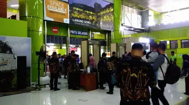 Presiden Joko Widodo merayakan Idul Adha di Sukabumi, Jawa Barat dengan menggunakan kereta api