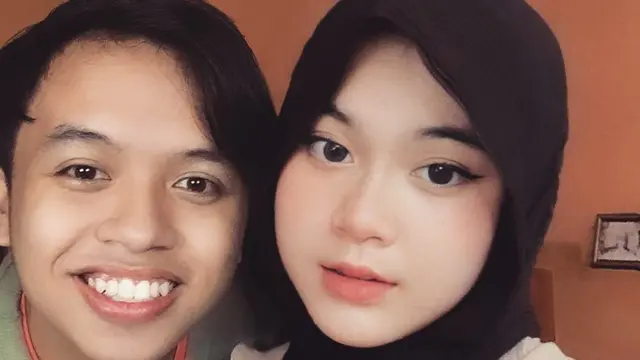 6 Editan Foto Pria Bareng TikTokers Hits Tanah Air Ini Kocak Banget