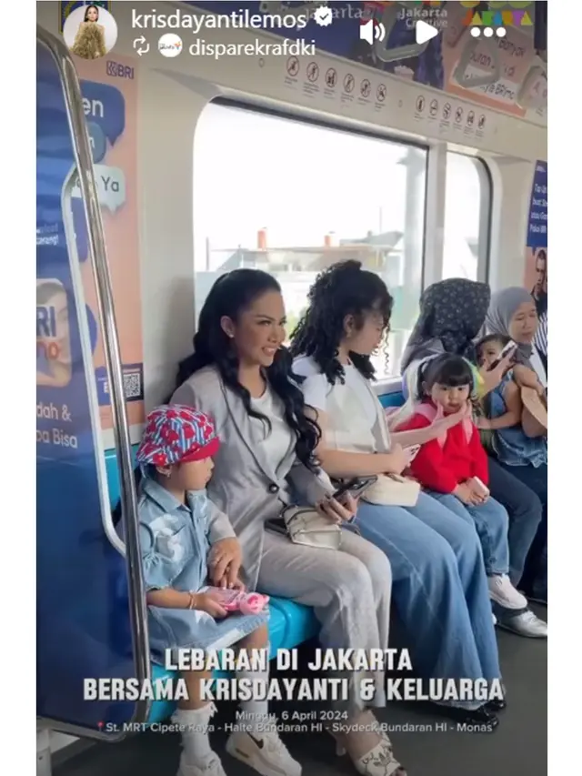 Aurel Liburan ke Madrid, Ini 6 Potret Krisdayanti Momong Ameena dan Azura di Jakarta