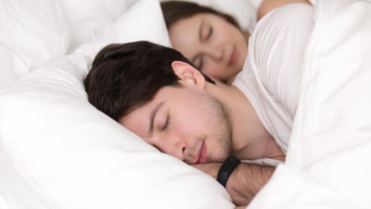 Tidur dengan Pasangan