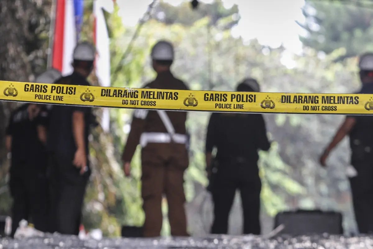 FOTO: Puslabfor Mabes Polri Olah TKP Kebakaran Gedung Kejaksaan Agung