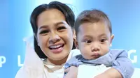Usia 9 Bulan, Anak Andien Naik Tangga Sendiri