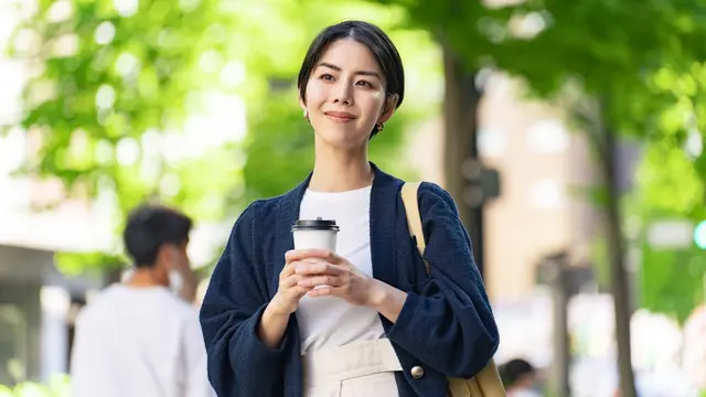 mandiri bekerja tersenyum bahagia independen karir