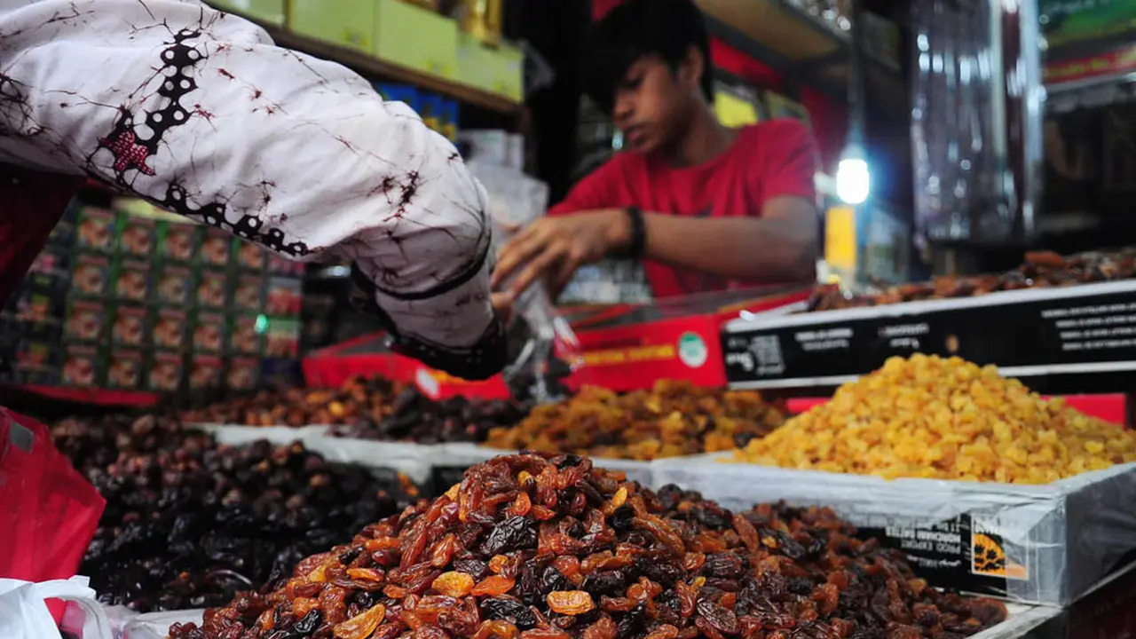 Pedagang Kurma Mulai Diburu Konsumen