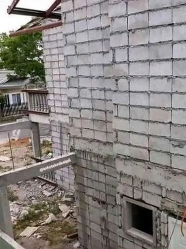 6 Aksi Kuli Bangunan Bikin Tembok Rumah Asal-Asalan Ini Bikin Mandor Meringis