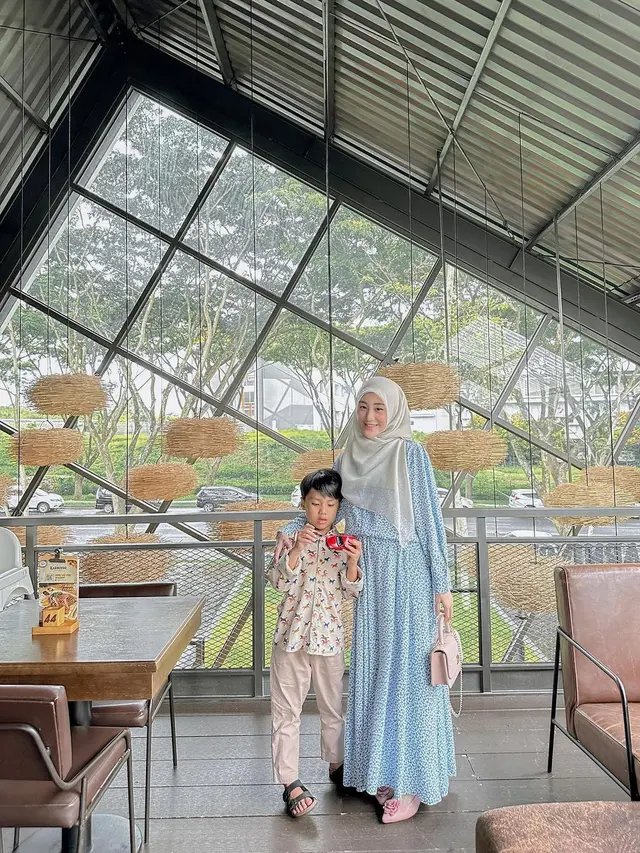 7 Potret Larissa Chou Pamer Baby Bump yang Mulai Terlihat