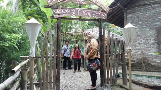 Aroma Menggoda Nasi Sangit Sambal Kopi, Siapa Mau Coba?