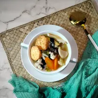 Resep Sapo Tahu Ayam Jamur./Copyright&nbsp;shutterstock.com/g/RaNita+Photowork