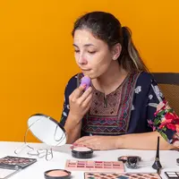 Makeup Awet Tahan Lama / Freepik by stockking