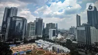 Pemandangan gedung perkantoran dan pusat perbelanjaan di Jakarta, Selasa (5/4/2022). Bank Dunia menurunkan proyeksi pertumbuhan ekonomi Indonesia pada tahun 2022 menjadi 5,1 persen pada April 2022, dari perkiraan sebelumnya 5,2 persen pada Oktober 2021. (merdeka.com/Iqbal S. Nugroho)