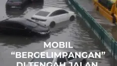 Hujan deras yang mengguyur Bangkok hampir tanpa henti sejak Kamis membuat sebagian besar wilayah ibu kota Thailand terendam banjir. Sejumlah jalan utama berubah menjadi genangan, kendaraan terlihat menerobos air, sementara beberapa mobil bahkan nyaris seluruhnya terendam.

Curah hujan di Min Buri...