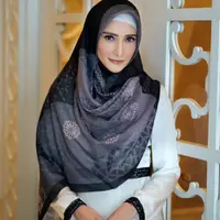 Inneke Koesherawati adalah artis Indonesia pada tahun 1990-an. Artis yang sudah mundur dari dunia hiburan ini tetap terlihat cantik menawan walaupun sudah berumur 42 tahun. (Foto: instagram.com/inekekoes)