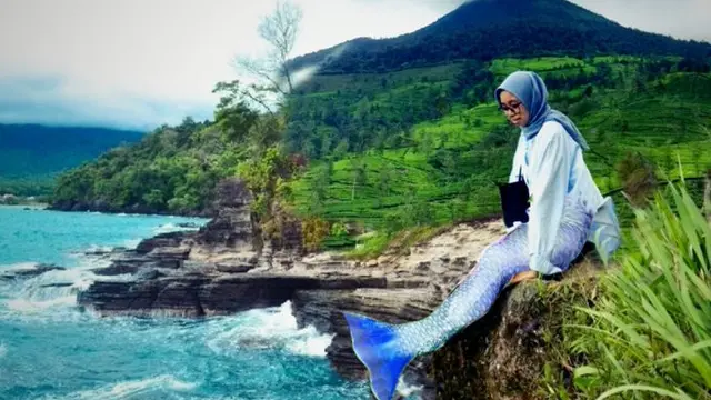 Wanita Ini Minta Diedit Fotonya Agar Rok Lebih Panjang, 6 Hasilnya Bikin Tepuk Jidat