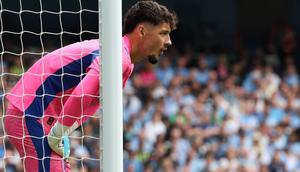 Kiper Manchester City asal Inggris #01, James Trafford, bereaksi selama pertandingan Premier League antara Manchester City dan Tottenham Hotspur di Stadion Etihad di Manchester, Inggris barat laut, pada 23 Agustus 2025. (Darren Staples/AFP)