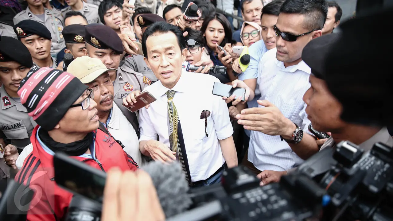 20160615-Usai Sidang Perdana Jessica, Ayah Mirna Salihin Tak Banyak Bicara-Jakarta
