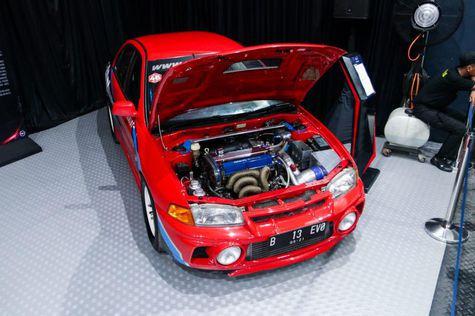 Pakai Mesin V8