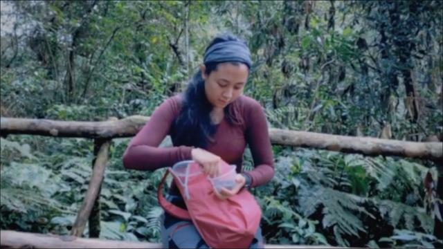 7 Momen Sherina Munaf Mendaki Gunung Kencana, Sempat Jatuh Waktu Turun