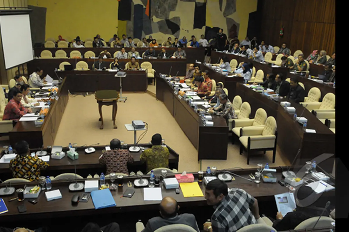 Mendagri Dan Menkumham Lakukan RDP Dengan Komisi II DPR RI