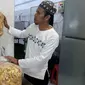 Keripik buah yang belum dikemas hasil produksi industri rumahan di Kota Malang (Liputan6.com/Zainul Arifin)