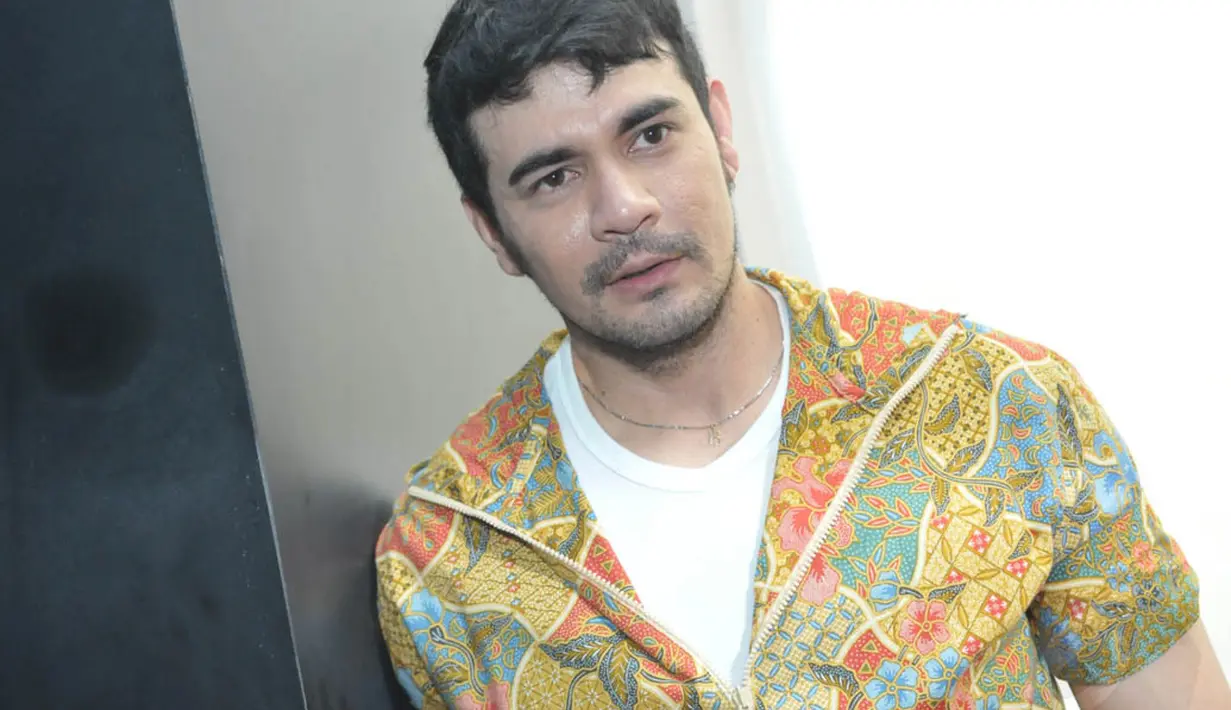 Diakui penyanyi dangdut ini, penampilan juga merupakan faktor penting agar tetap bertahan di industri dangdut, Jumat (23/5/14). (Liputan6.com/Panji Diksana)