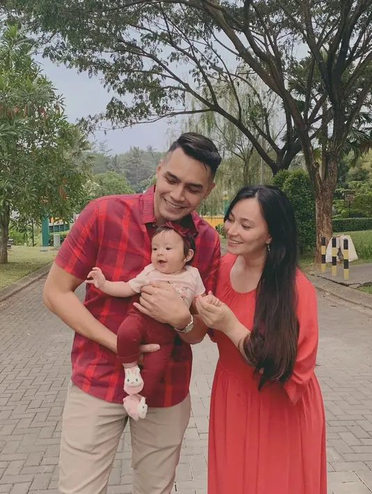 Asmirandah dan Jonas Rivanno (Instagram/asmirandah89)