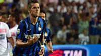 Penyerang Internazionale, Stevan Jovetic, mengaku hampir bergabung dengan Juventus di era pelatih Antonio Conte. (AFP/GIUSEPPE CACACE)