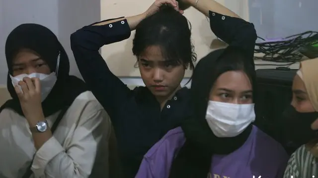 6 Potret Fuji di Pengajian 40 Harian Vanessa Angel dan Bibi Ardiansyah, Jadi Sorotan
