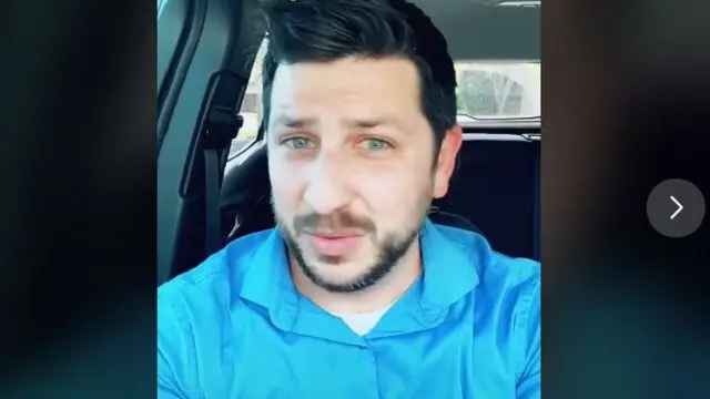 Mike, lelaki yang beri kejutan pada istrinya dengan memberi gaun yang agak kecil