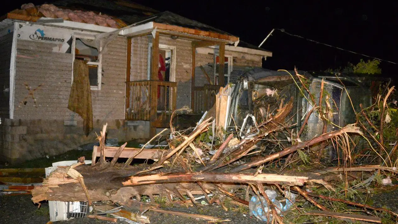 Tornado Porak-porandakan AS, 17 Orang Tewas