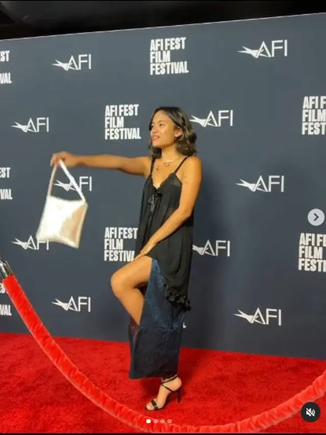 6 Potret Arawinda Kirana Hadiri AFI Fest Film Festival 2022, Tampil Percaya Diri