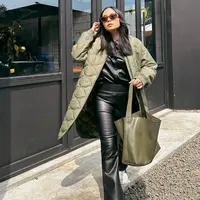 Outfit bernuansa hijau termasuk lumut jadi warna yang akan banyak dilihat tahun ini [@ayladimitri]