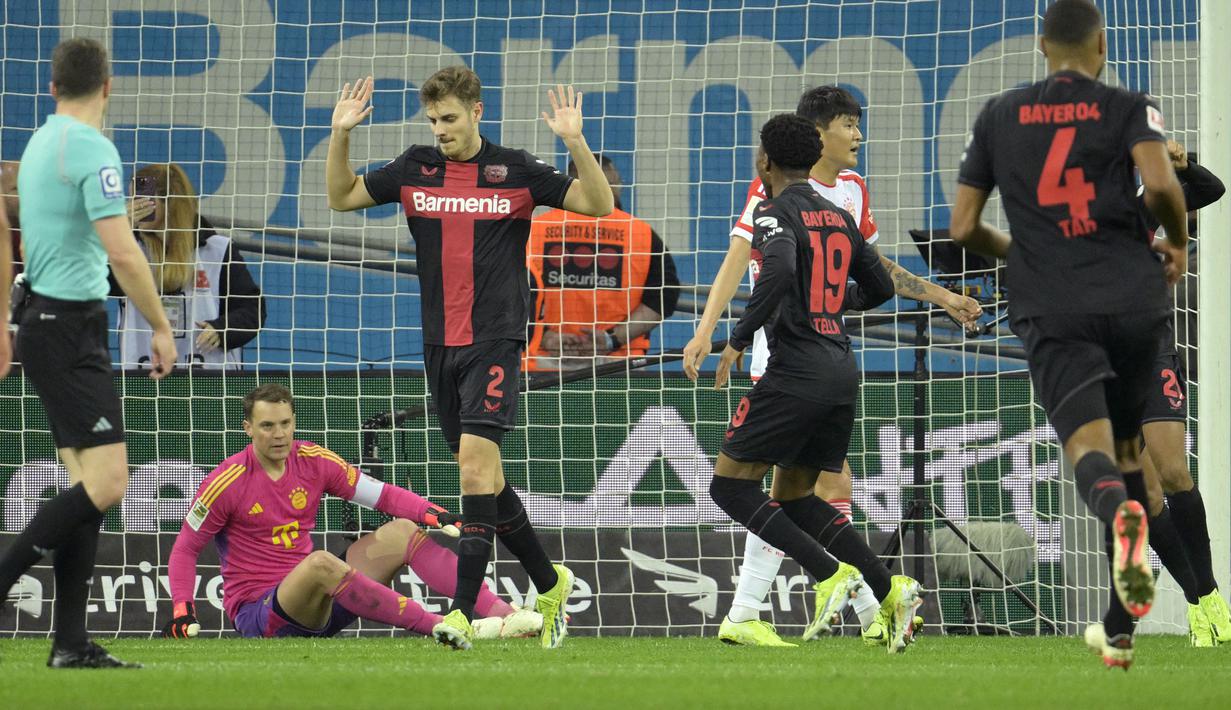 Bek tengah Kroasia berusia 23 tahun, Josip Stanisic didatangkan Bayer Leverkusen dari Bayern Munchen dengan status pinjaman selama semusim hingga akhir musim 2023/2024. Telah bermain dalam 21 laga di semua kompetisi, ia telah mencetak 1 gol dan 3 assist. Gol tersebut dicetak ke gawang klub yang meminjamkannya, Bayern Munchen pada laga pekan ke-21 Bundesliga 2023/2024 (10/2/2024) saat Leverkusen menang 3-0. (AFP/Sascha Schuermann)