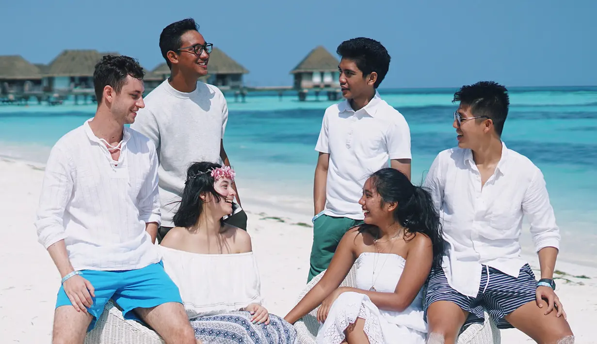 Meskipun tidak berlibur bersama sang kekasih, namun hal itu tak mengurangi keceriaan Chelsea Islan. Seperti diketahui, pada 2 Juni lalu ia merayakan ulang tahunnya yang ke-23 tahun. (Foto: instagram.com/pamabigail)