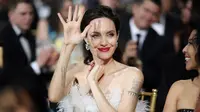 Cerai dari Brad Pitt, Angelina Jolie Kapok Jatuh Cinta Lagi