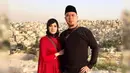 Sedangkan Mulan Jameela tampil cantik dengan mengenakan kaftan warna merah. Penampilan Mulan kali ini seperti Putri Arab yang cantik menawan. (Foto: instagram.com/mulanjameela1)
