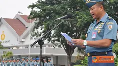 Citizen6, Surabaya: Sehubungan dengan kenaikan tersebut agar seluruh prajurit mengikuti perkembangan yang ada, guna mengamankan dan mengawal realisasi kebijakan pemerintah. (Pengirim: Penkobangdikal)
