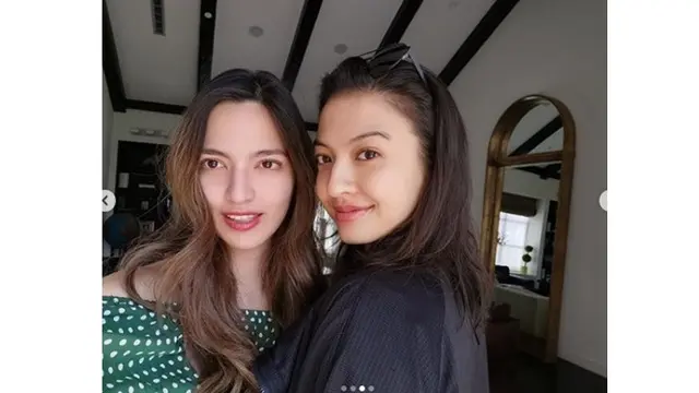 4 Potret Pesona Nia Ramadhani Saat Bertemu Raline Shah, Disebut High Class Woman dari Netizen