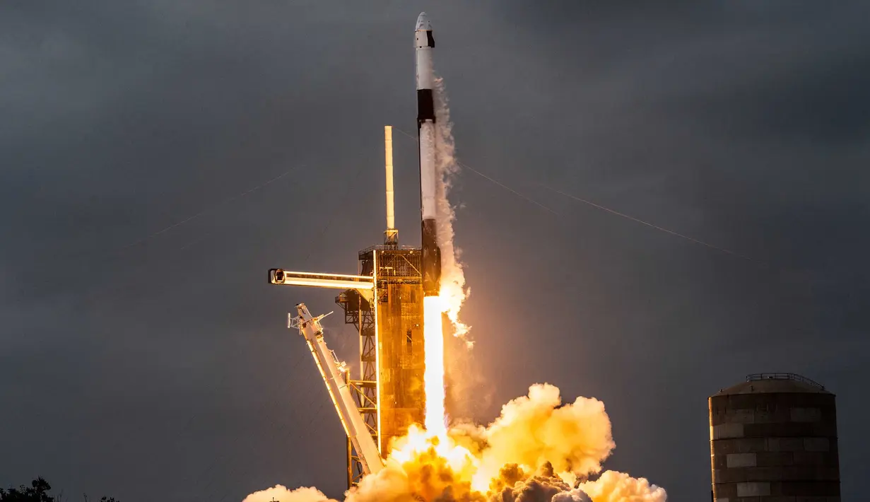 Awak SpaceX Falcon 9 seluruhnya berasal dari Eropa, termasuk astronot pertama Turki. (CHANDAN KHANNA/AFP)