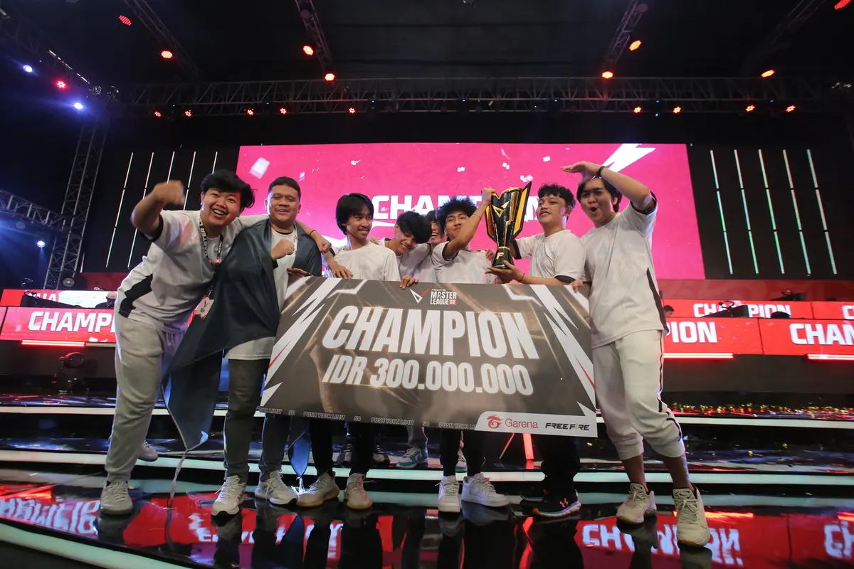 Thorrad menjadi juara FFML Season 8 pada Minggu (8/10/2023) (Garena)
