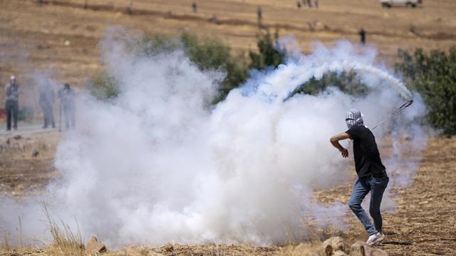 Warga Palestina Bentrok dengan Pemukim Israel di Tepi Barat