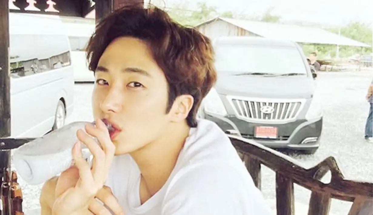 Jung Il Woo memiliki mimpi untuk menjadi seorang tentara, namun mimpi itu sirna lantaran penyakit radang selaput otak yang diidapnya. (Instagram/Jilwww)
