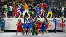 Penampilan sejumlah penari dalam upacara pembukaan Euro 2024 yang berlangsung di Allianz Arena, Munchen, Jerman, Sabtu (15/06/2024) WIB. (AFP/Fabrice Coffrini)